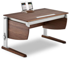 Детский письменный стол из массива ореха Moll Intero Classic walnut